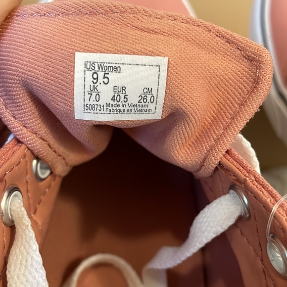 Women’s Vans shoe - Picture 5 of 10